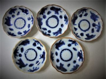 【睦】古い 伊万里 染付 刻菊文 豆皿 手塩皿 時代物 5枚 古美術■