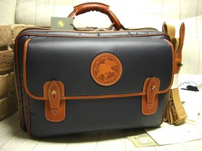 完売!30個限定&復刻型!入手困難!定価約40万円が極得!マチ約23cm&3室式&2WAY大容量ビジネスバッグ多目的旅行鞄ダレス鞄ハンティングワールド