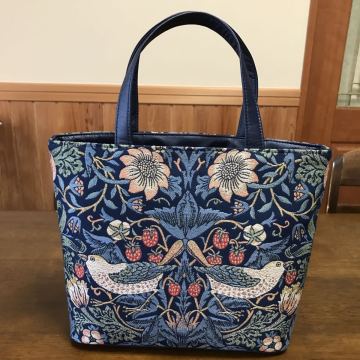 新品　ウィリアムモリス　いちご泥棒(DB)横25㎝&times;縦24㎝&times;10㎝　ジャガード生地　川島織物　現品限り