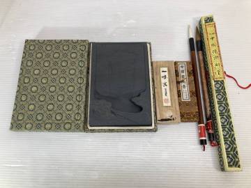中国製　竜柄　硯　★未使用 中国書画墨「油煙101/大好山水」★一味真・翠芳園製★馬・山羊筆２本　まとめてセット