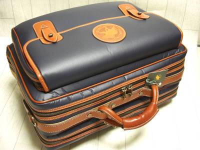 完売!30個限定&復刻型!入手困難!定価約40万円が極得!マチ約23cm&3室式!2WAY大容量ビジネスバッグ多目的旅行鞄ダレス鞄ハンティングワールド