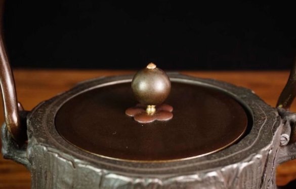 品質保証★鉄瓶★☆鉄瓶 丸形鉄瓶 鋳鉄製の壷 大容量鉄壺 コーティングなし 手作り鉄 やかんを沸かす お茶の道具 1400ML