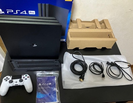 PlayStation 4 pro CUH-7200B 1TB