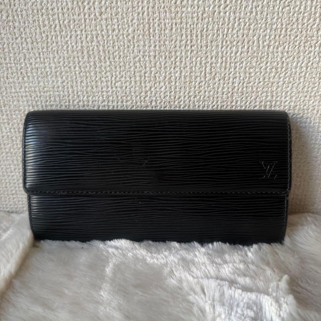 ルイ・ヴィトン　エピ レザー ブラック長財布Louis Vuitton